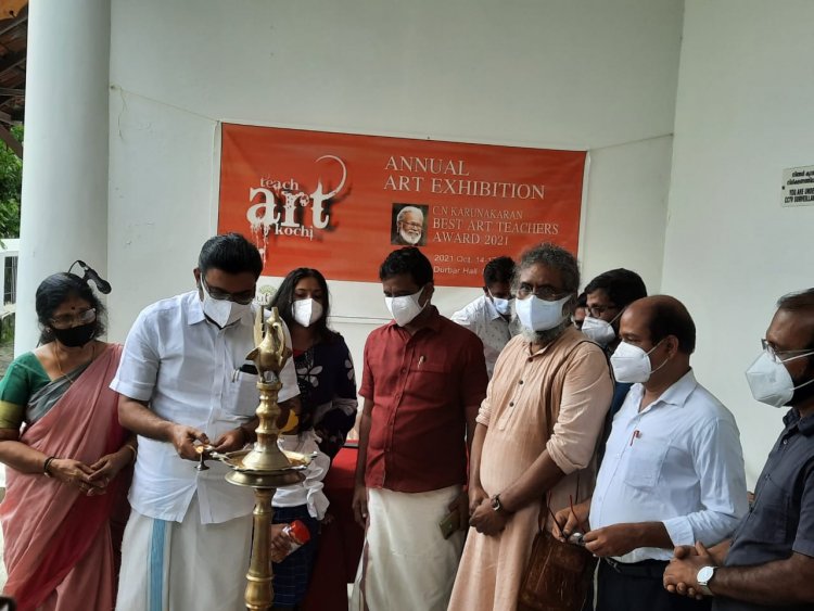 Cochin Mayor. Adv. M Anilkumar inaugurated the Annual Art exhibition 2021 by Art Teachers Organised by Teach Art Kochi at Durbar hall