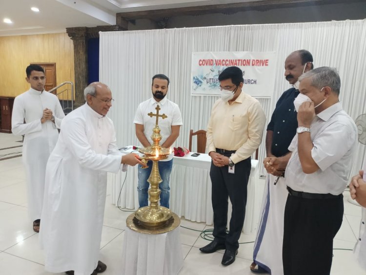 Actor Kunchacko Boban inaugurated a vaccine drive at Little Flower Church Elamkulam in association with Aster medicity.
