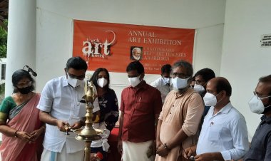 Cochin Mayor. Adv. M Anilkumar inaugurated the Annual Art exhibition 2021 by Art Teachers Organised by Teach Art Kochi at Durbar hall