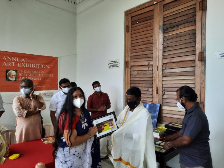 Cochin Mayor. Adv. M Anilkumar inaugurated the Annual Art exhibition 2021 by Art Teachers Organised by Teach Art Kochi at Durbar hall
