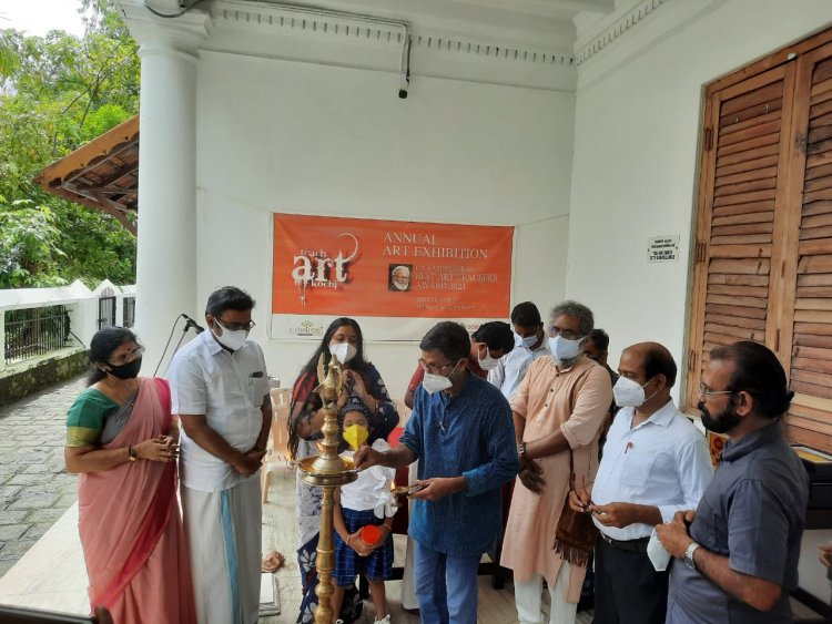 Cochin Mayor. Adv. M Anilkumar inaugurated the Annual Art exhibition 2021 by Art Teachers Organised by Teach Art Kochi at Durbar hall